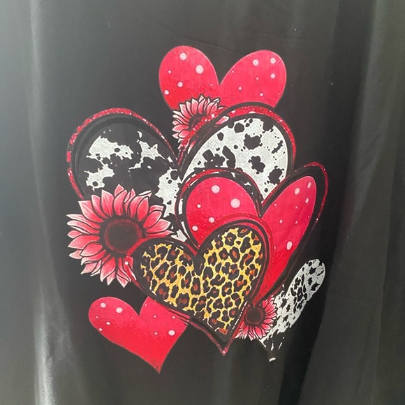 NWOT-Women’s Black T-Shirt with Heart Graphic - Picture 2 of 4